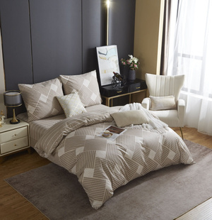 Brązowa geometryczna pościel Satynowa Model XDF 044 Spod Igły i Nitki – komfort i styl