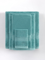 Lazurowy puchaty ręcznik kąpielowy 650 g/m² personalizacja Spod Igły i Nitki – luksusowy relaks.