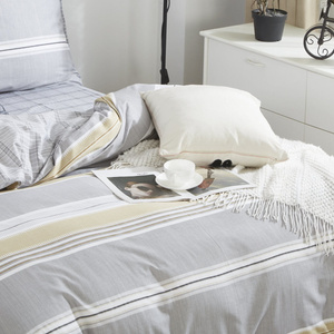 Szara pościel satynowa 100% bawełna model S024 Spod Igły i Nitki – komfort snu