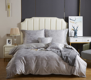 Biało-kremowa atłasowa pościel 120 g/m2 model AT014 Spod Igły i Nitki – komfortowy sen