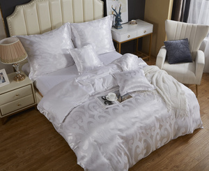 Kremowa atłasowa pościel małżeńska 120 g/m² model AT003 Spod Igły i Nitki – luksusowy komfort snu