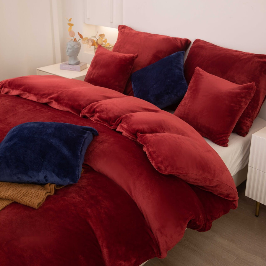 Bordowa miękka pościel z mikrofibry 210g Cozy Spod Igły i Nitki – komfort snu