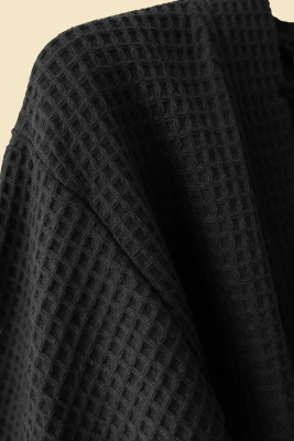 Czarny szlafrok unisex z kołnierzem kimono model WAFEL Spod Igły i Nitki – komfort i styl