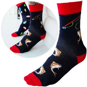 Czarne skarpety męskie wzorowane Wędkarstwo 75% bawełna 0125 Milena – codzienna wygoda