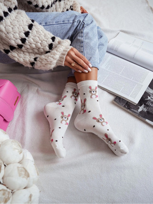 Ecru bawełniane skarpety damskie Króliki i kropki Milena – komfort na co dzień