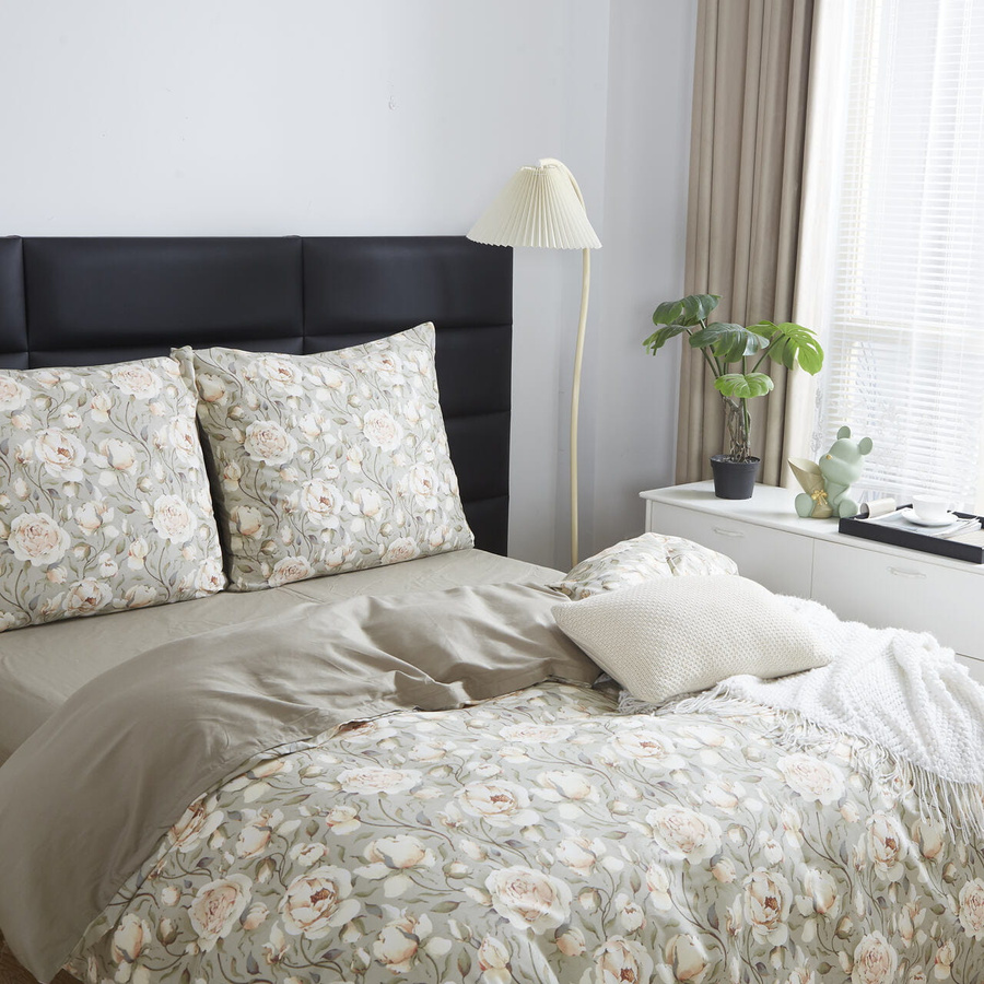 Biała Wzorzysta Pościel Satynowa Model S001 Spod Igły i Nitki – elegancja i komfort