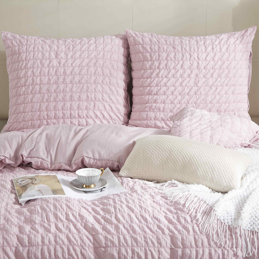 Pudrowa marszczona pościel z zamkiem Spod Igły i Nitki – komfortowy sen