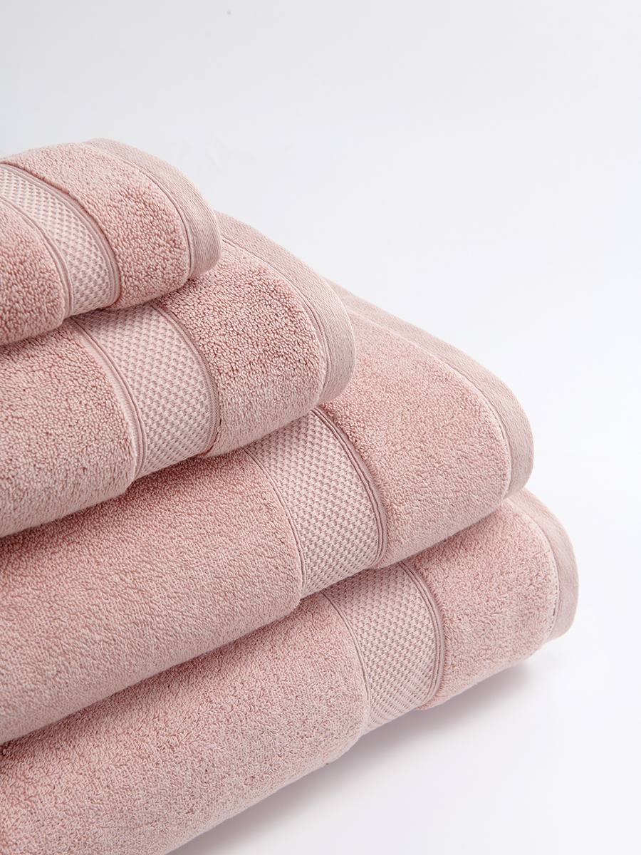 Pudrowy ręcznik kąpielowy bawełniany 650 g/m² Leo Spod Igły i Nitki – luksusowy relaks