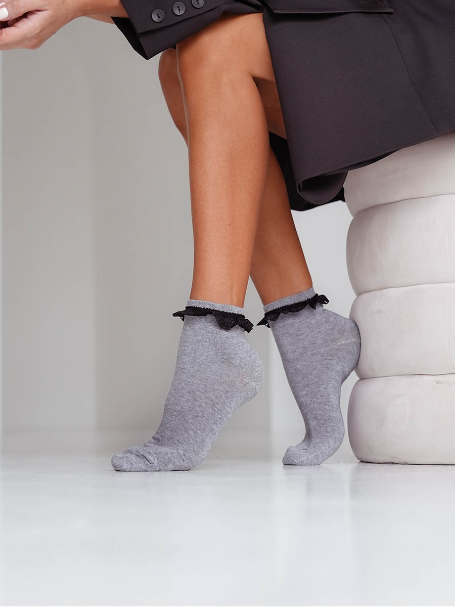Skarpetki damskie z koronką 897