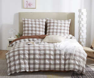 Brązowa marszczona pościel z zamkiem Spod Igły i Nitki – komfortowy sen