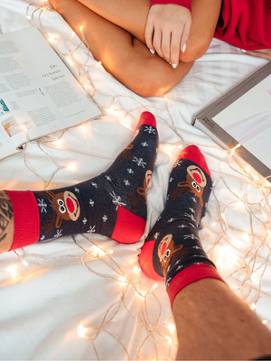 Czerwone bawełniane skarpety męskie 75% świąteczne 1290 Milena – codzienna wygoda