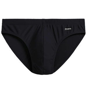 Czarne slipy kąpielowe męskie KMT-334 Atlantic – wygoda i styl.