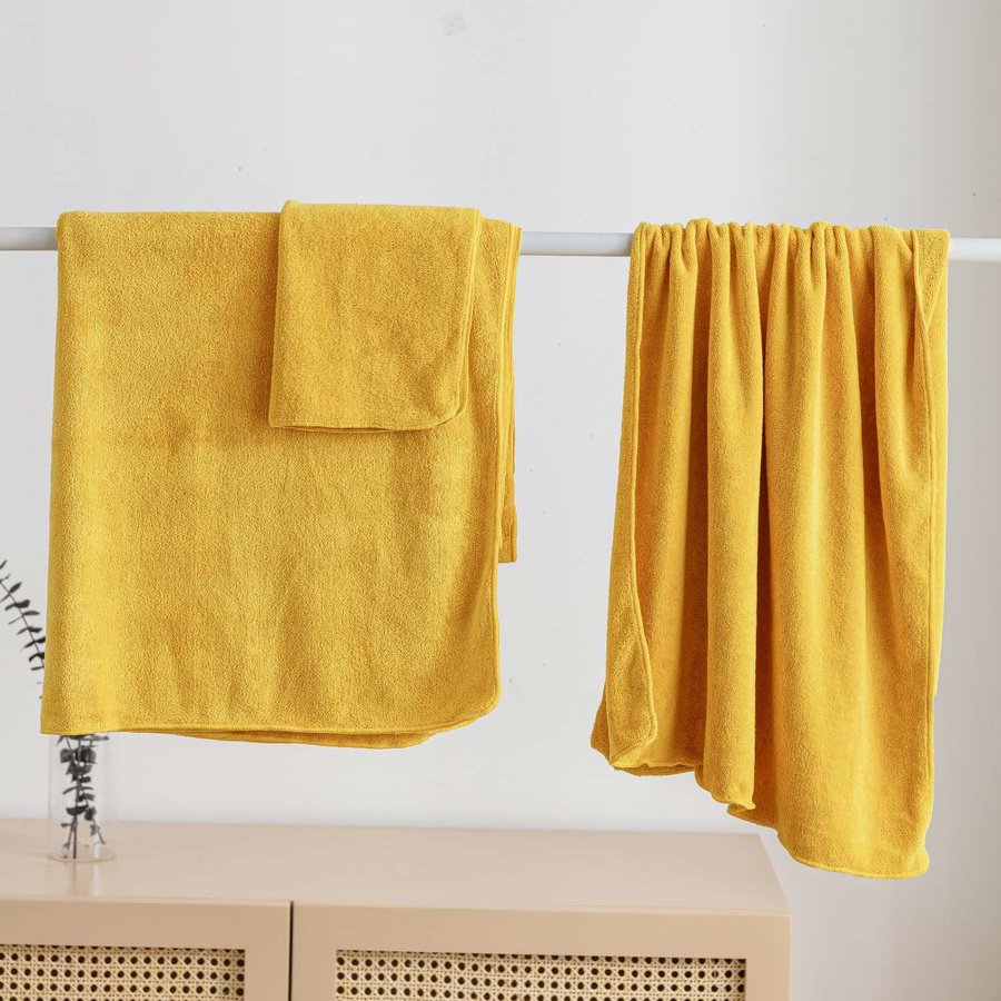 Musztardowy szybkoschnący ręcznik 380g/m2 ACTIV Spod Igły i Nitki – idealny na siłownię