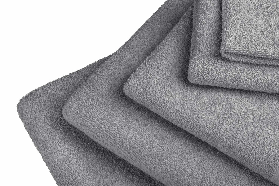 Szary ręcznik frotte do sauny Spod Igły i Nitki – szybkoschnący i wytrzymały
