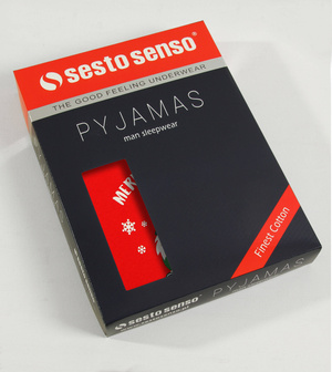 Czerwona świąteczna piżama męska 100% bawełna z nadrukiem Sesto Senso – komfort i styl