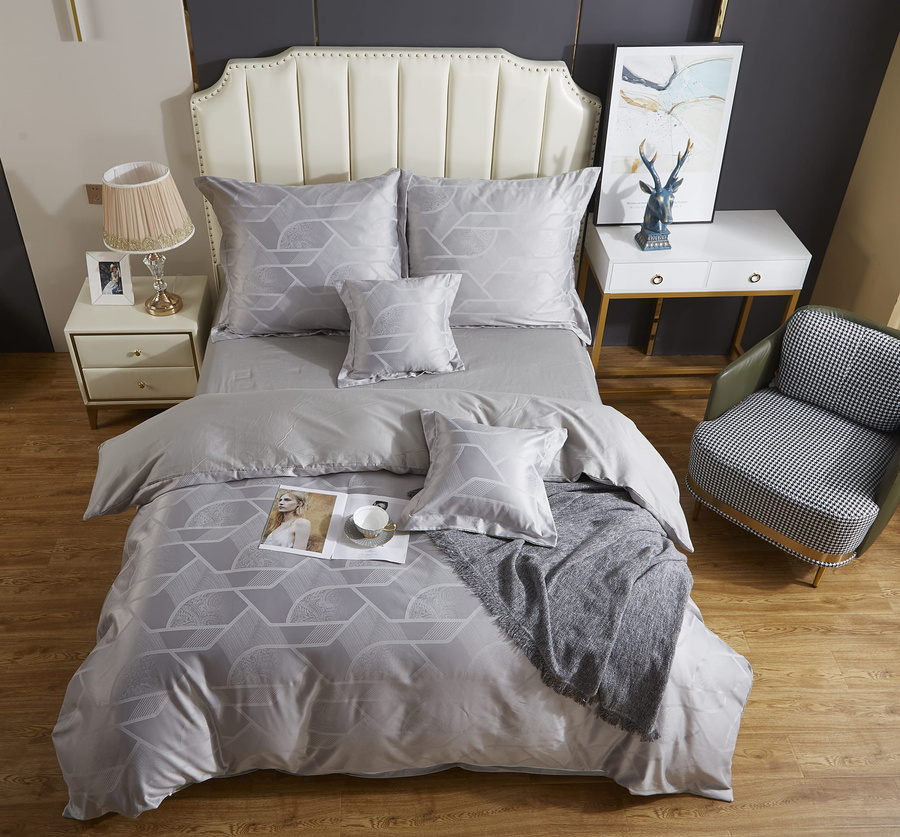 Biało-kremowa atłasowa pościel 120 g/m2 model AT014 Spod Igły i Nitki – komfortowy sen