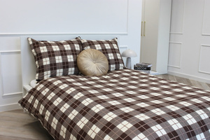 Beżowa kraciasta pościel damska 160x200 bawełna Spod Igły i Nitki – komfortowy sen