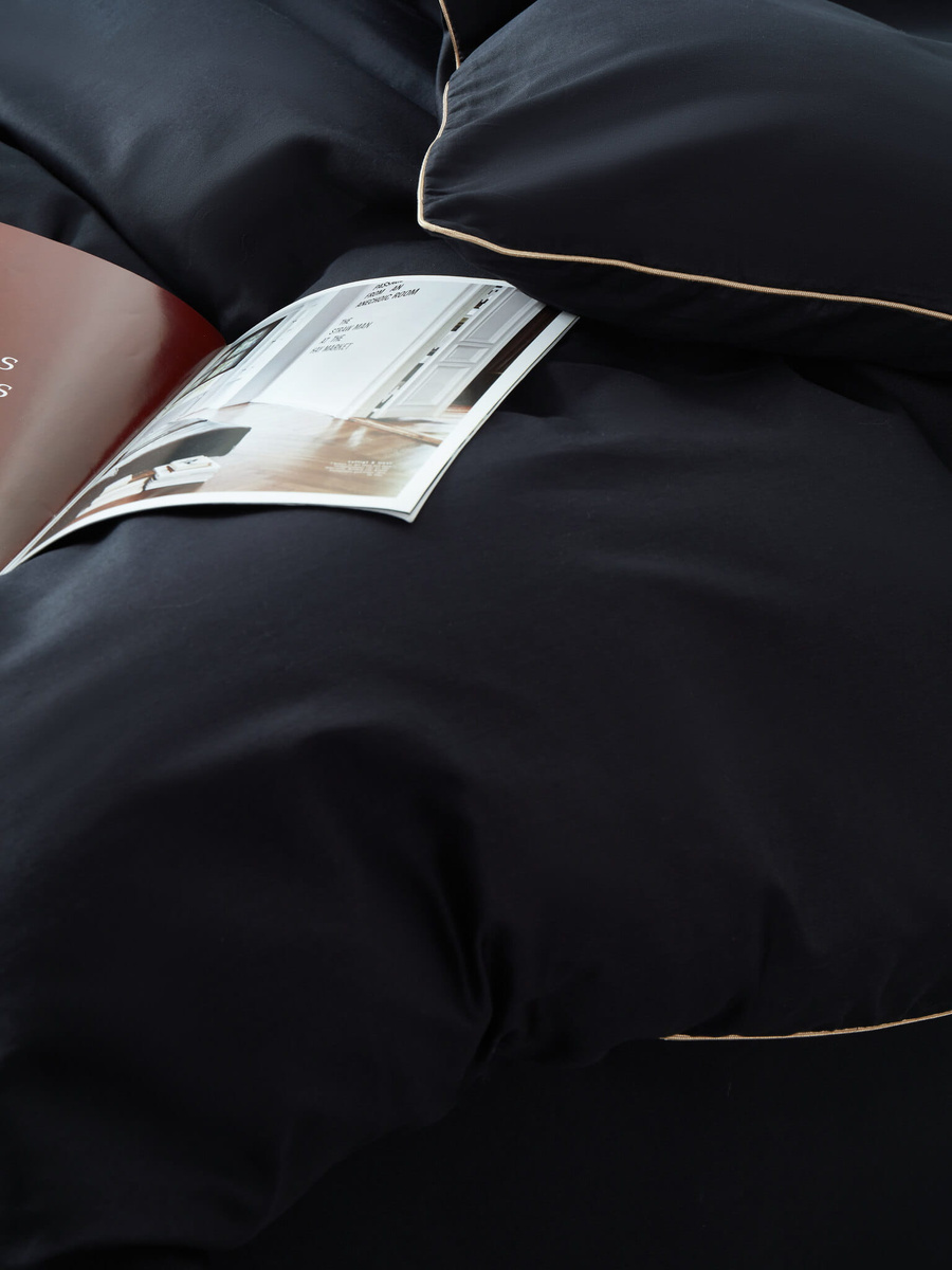 Pościel z Satyny Bawełnianej Queen Premium z Elegancką Złotą Lamówką Czarna