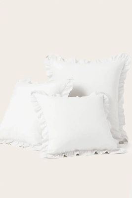 Biała poszewka z falbanką 50x70 cm Ruffy Premium Spod Igły i Nitki – Komfort i elegancja.