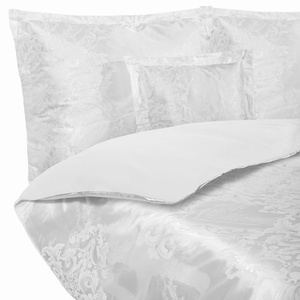 Biało-szara atłasowa pościel 120 g/m² Model AT002 Spod Igły i Nitki – komfortowy sen