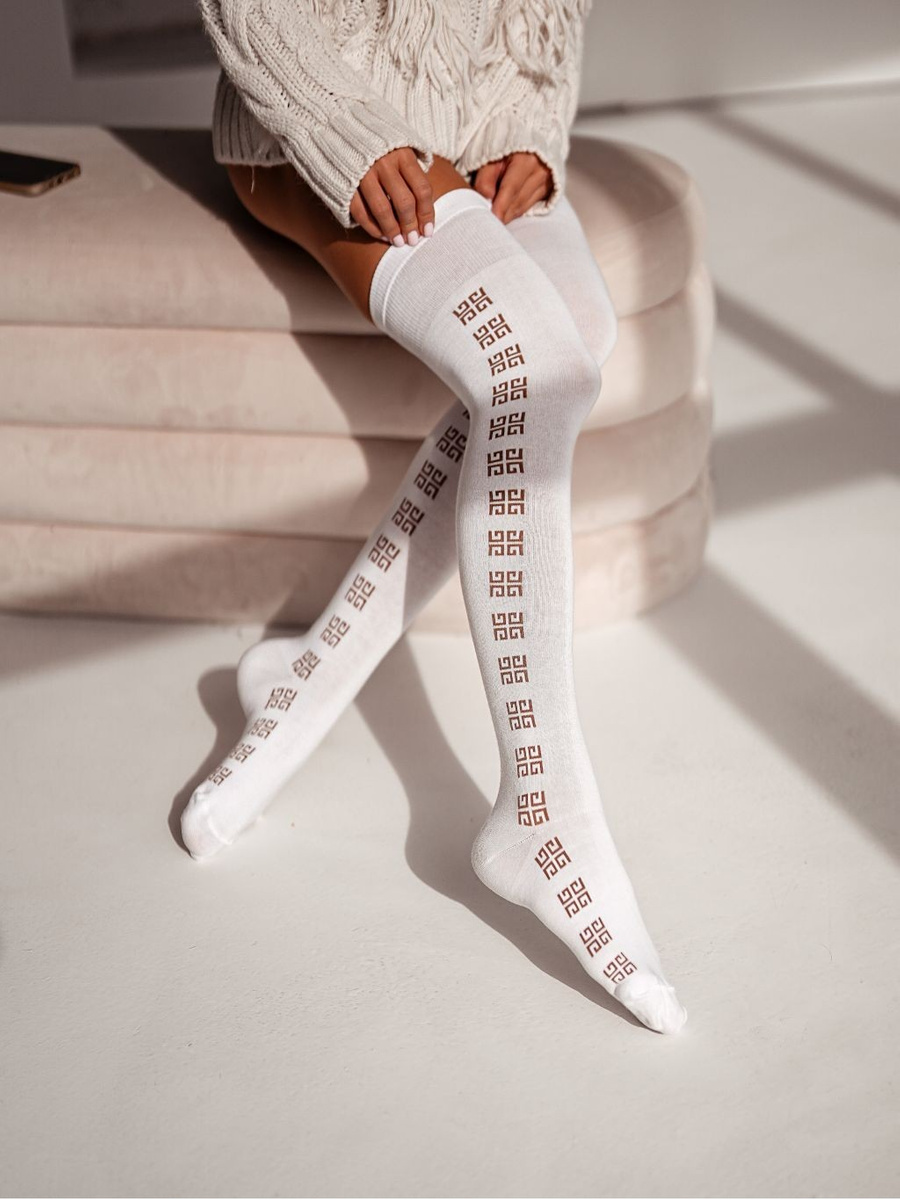 Białe bawełniane zakolanówki damskie 75% bawełny Fashion GG – styl i komfort Milena