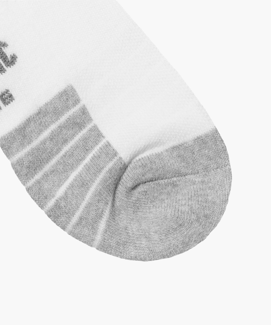 Białe miękkie skarpety męskie 39-46 z logo Atlantic – komfort na co dzień