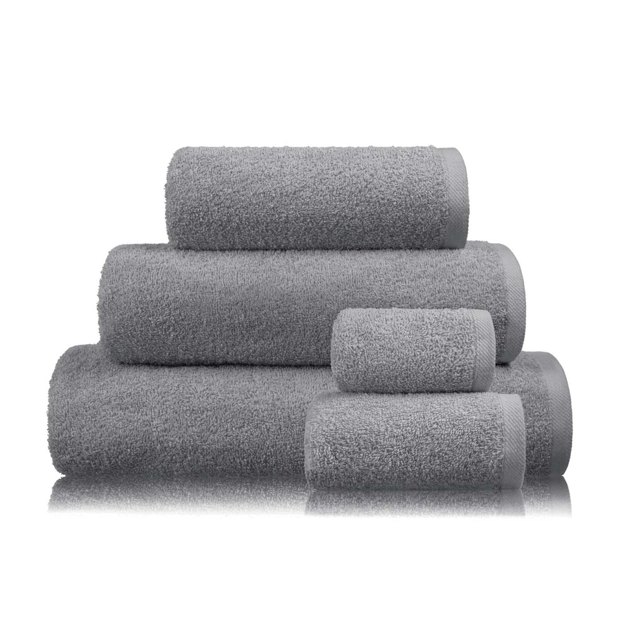 Szary ręcznik frotte do sauny Spod Igły i Nitki – szybkoschnący i wytrzymały