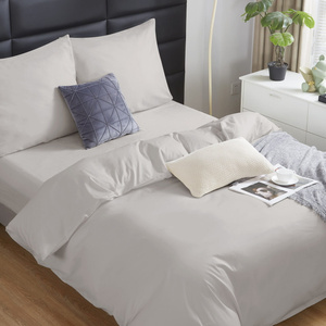 Biała elegancka pościel damska 120g/m² z satyny Spod Igły i Nitki – komfortowy sen