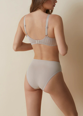 Beżowy miękki biustonosz damski z fiszbinami 50% poliester Selene – elegancka koronka.