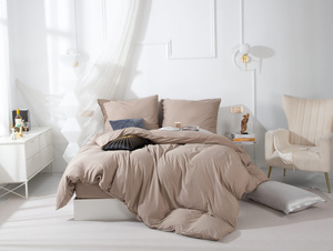 Beżowa pościel z mikrofibry ze złotą lamówką Queen Spod Igły i Nitki – komfort snu