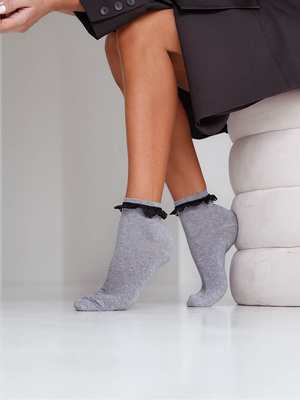 Skarpetki damskie z koronką 897