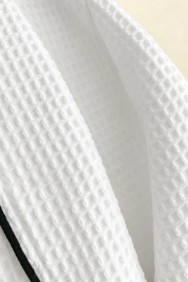 Biały z bizą szlafrok unisex kimono 280 g/m² haft Spod Igły i Nitki – komfort relaksu