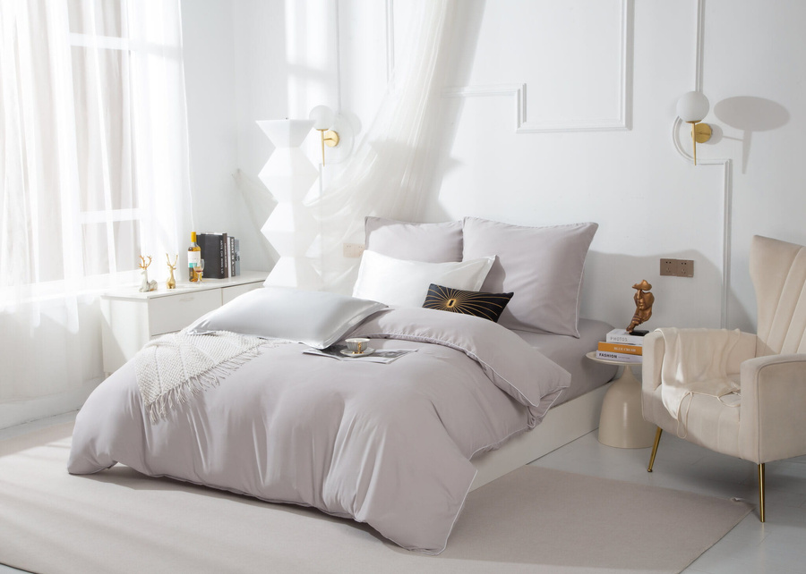 Szara pościel z mikrofibry z elegancką złotą lamówką 3-częściowa Spod Igły i Nitki – komfort snu