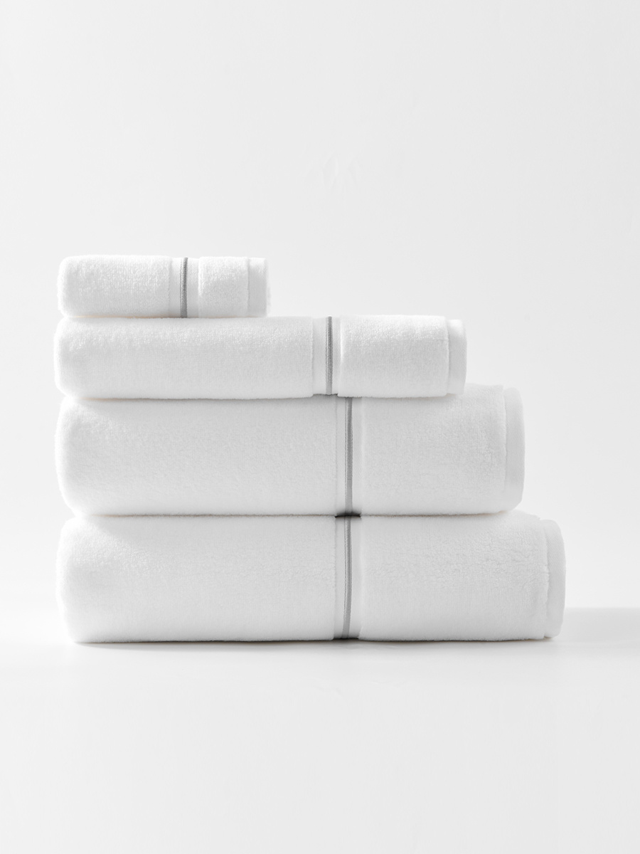 Biały ręcznik bawełna frotte 500 g/m² złota biza Spod Igły i Nitki – elegancki do SPA