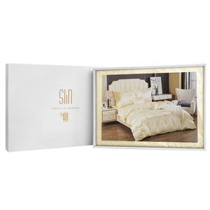 Biała atłasowa pościel 120 g/m2 Model AT005 Spod Igły i Nitki – luksusowy sen