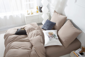 POŚCIEL QUEEN BEŻ ZŁOTA BIZA