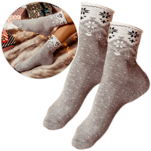 Czerwone termoaktywne skarpety damskie 75% bawełna Świąteczne Unique aPair – komfort zimą