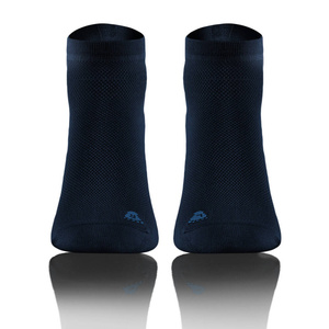 Granatowe sportowe skarpety 3/4 unisex 90% bawełna Simply Sesto Senso – komfort i ochrona