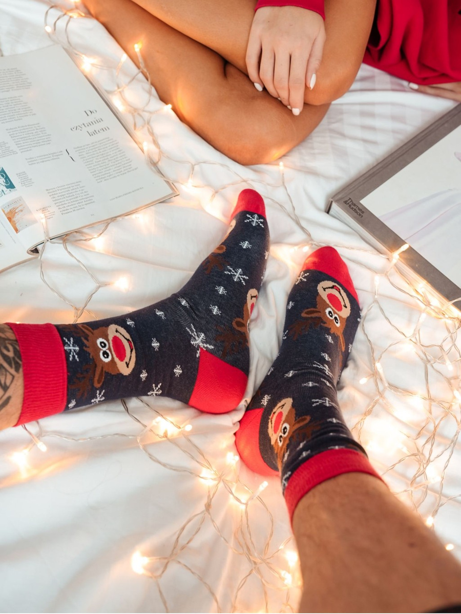 Czerwone bawełniane skarpety męskie 75% świąteczne 1290 Milena – codzienna wygoda