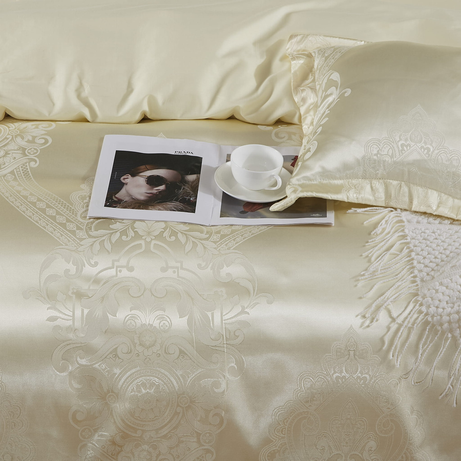 Biała atłasowa pościel 120 g/m2 Model AT005 Spod Igły i Nitki – luksusowy sen