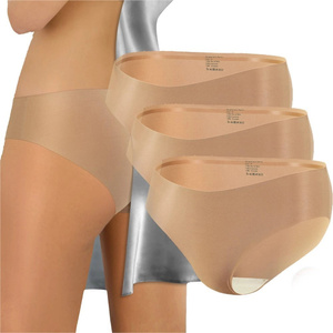 Beżowe bezszwowe figi damskie 3-pak laserowo cięte Sesto Senso – dyskrecja i wygoda
