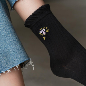 Skarpetki retro z falbanką