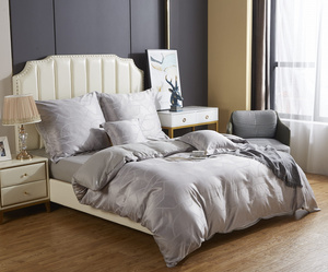 Biało-kremowa atłasowa pościel 120 g/m2 model AT014 Spod Igły i Nitki – komfortowy sen