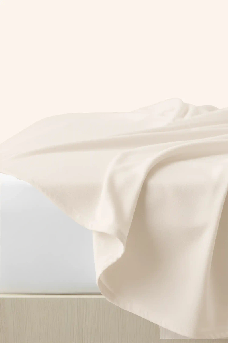 Jasny beżowy miękka flanela prześcieradło 160 g/m² Spod Igły i Nitki – komfort i ciepło