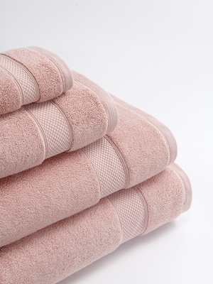 Pudrowy ręcznik kąpielowy bawełniany 650 g/m² Leo Spod Igły i Nitki – luksusowy relaks