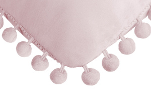 Różowa poszewka z pomponami 45x45 cm dwustronna Fluffy Spod Igły i Nitki – nowoczesny design.