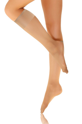 Półmatowe podkolanówki damskie Iris Sesto Senso – efekt bosej stopy