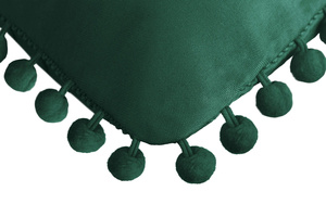 Zielona dwustronna poszewka 45x45 cm z pomponami FLUFFY Spod Igły i Nitki – nowoczesny design