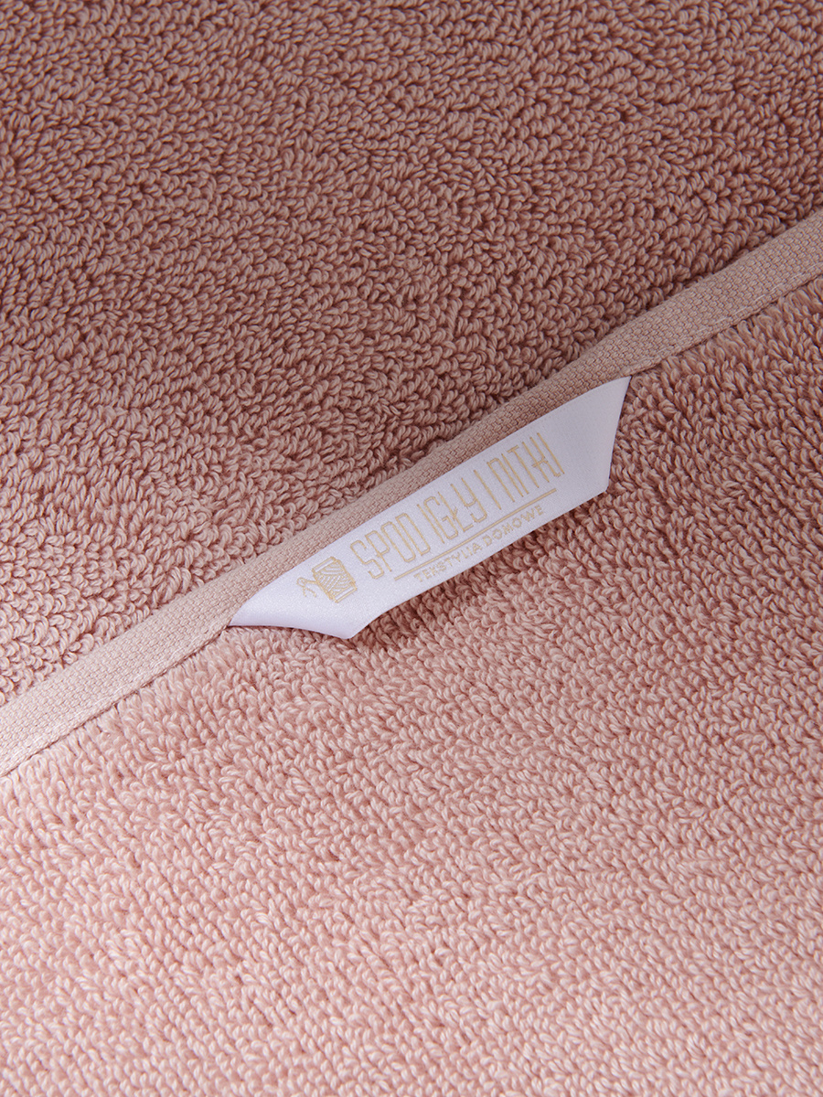 Pudrowy ręcznik kąpielowy bawełniany 650 g/m² Leo Spod Igły i Nitki – luksusowy relaks