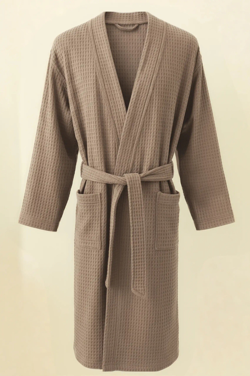Ciemny beż szlafrok unisex z kołnierzem kimono 280 g/m² WAFEL Spod Igły i Nitki – oddychająca bawełna